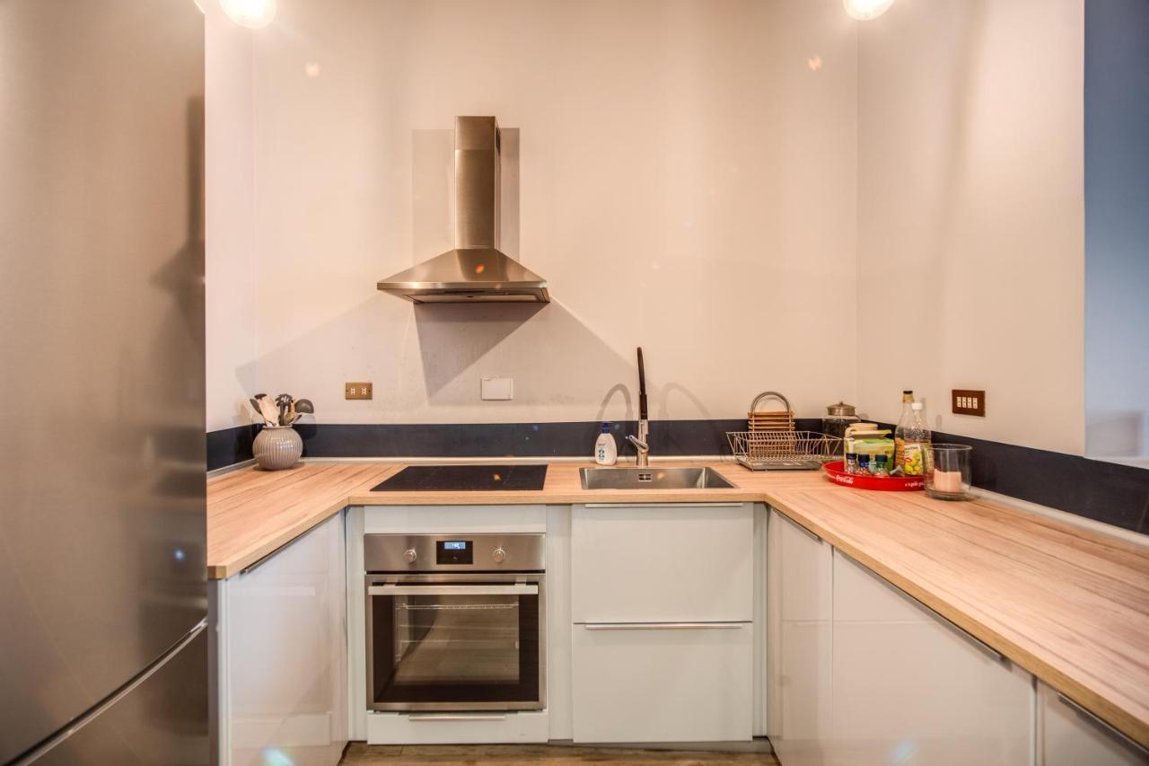 Stylish And Spacious Apartment Next To The Colosseum Roma Dış mekan fotoğraf