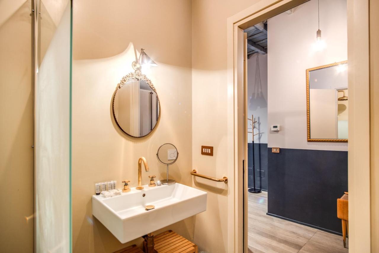 Stylish And Spacious Apartment Next To The Colosseum Roma Dış mekan fotoğraf